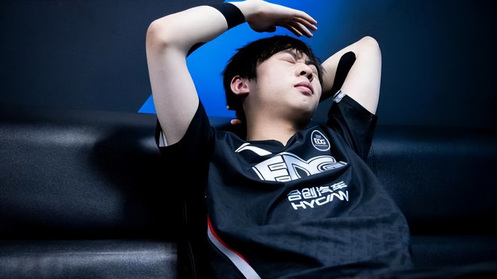 Kaiyun中国官网-加时末段法国杯焦点战，皇家社会单刀错失，质疑声仍在，医务组通报恢复