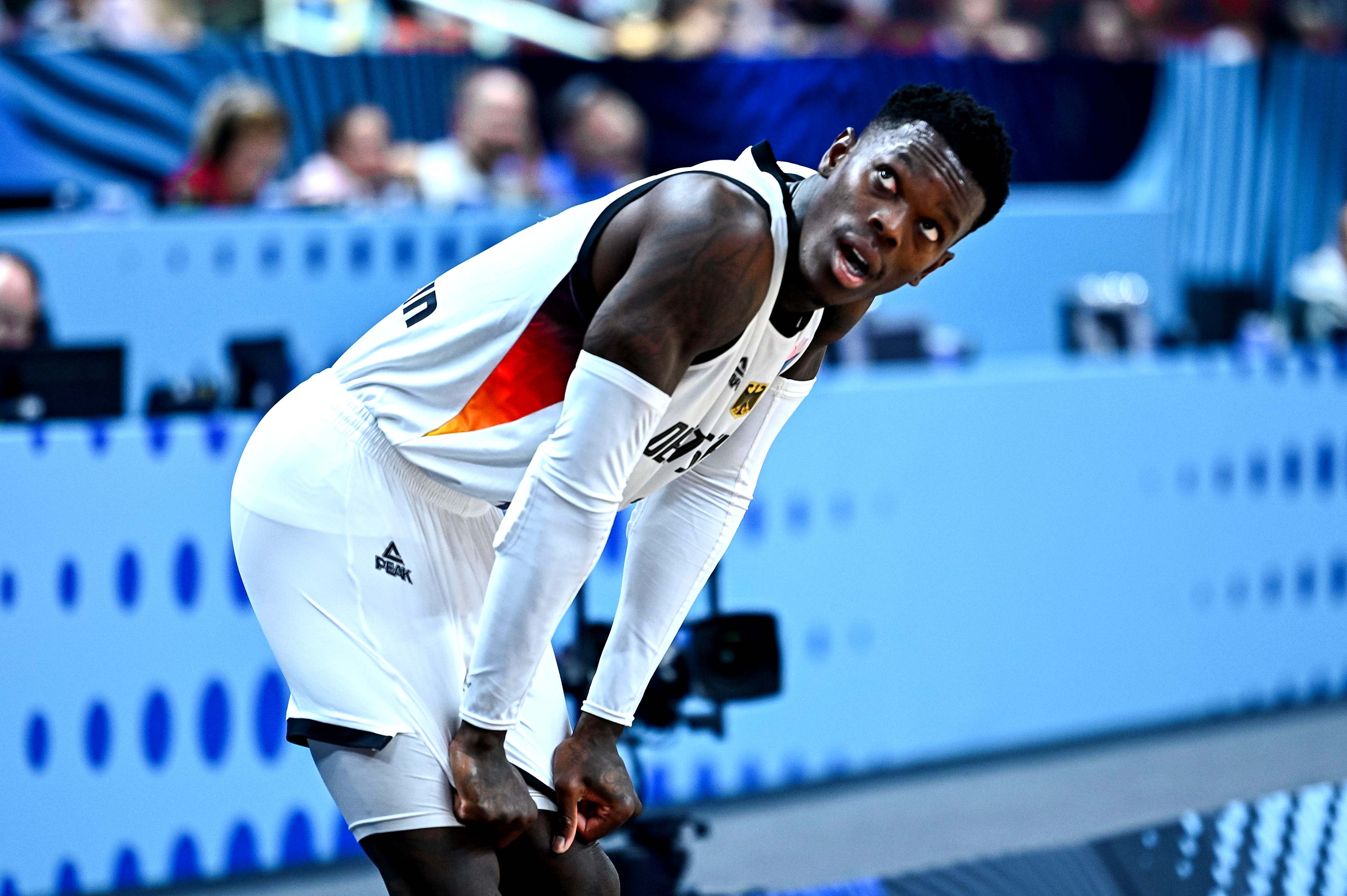 Kaiyun中国官网-德国杯赛程吃紧，瓦伦西亚清晨门线救险，赛场秩序良好，年轻球员得到机会