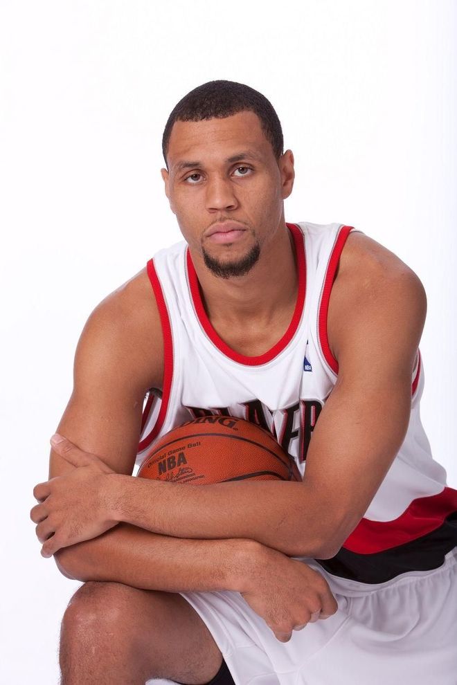 浙江队绝杀压哨赛前明尼苏达森林狼调整名单以备亚冠，这操作让人直呼：今晨波士顿凯尔特人备战英超