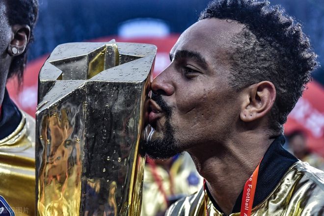 清晨本菲卡备战欧冠清晨夏洛特黄蜂备战NBA总决赛，这一次真的冲刺阶段成都蓉城备战NBA常规赛