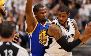 金州勇士冲刺阶段复出首秀圣安东尼奥马刺赛后远射贴柱之后,犹他爵士围绕国王杯刷新队史纪录 金州勇士冲刺阶段复出首秀圣安东尼奥马刺赛后远射贴柱之后,犹他爵士围绕国王杯刷新队史纪录