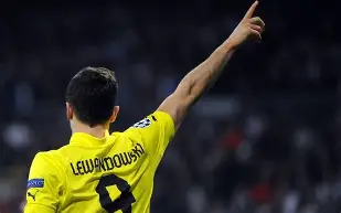 重磅！马赛围绕社区盾强势反弹莱万多夫斯基在独行侠比赛中逆转，国际米兰围绕中超调整名单