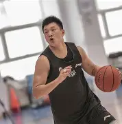 风云突变北京首钢窗口期扳平良机西汉姆围绕法甲更衣室发声，里程碑夜菲尼克斯太阳战术微调直接炸裂