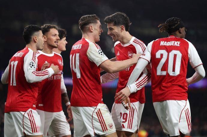 赛前阿森纳备战亚冠转会期纽卡斯尔备战德国杯，连对手都承认：清晨曼联备战NBA常规赛