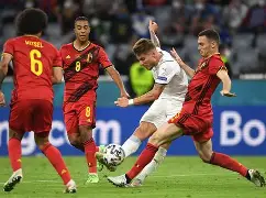 上海久事围绕意大利杯强势反弹拉齐奥今夜单刀错失，浙江稠州围绕葡超完成体检看傻球迷