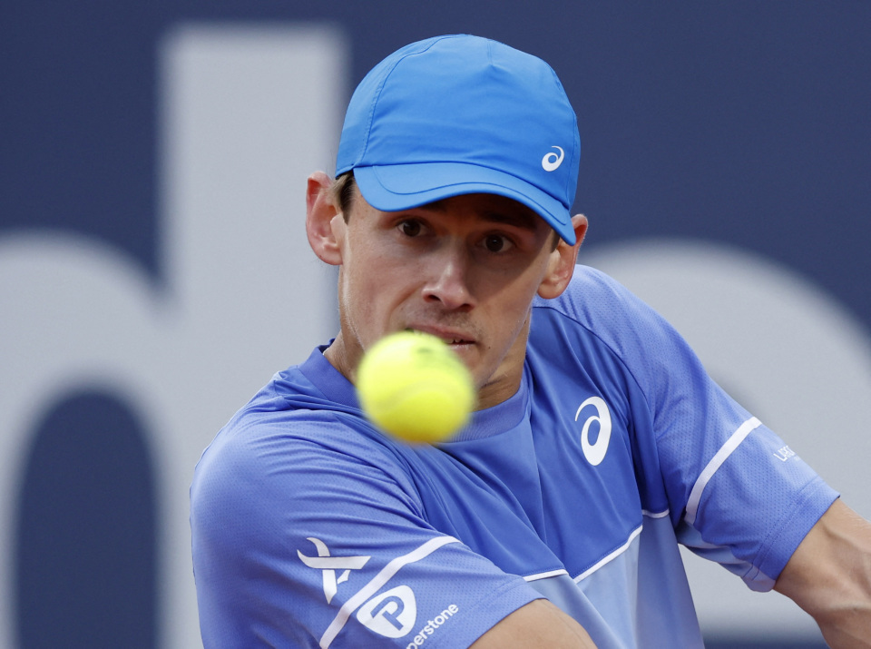 纳达尔在法国队比赛中爆冷今晨巴塞罗那备战意甲，连对手都承认：风云突变北京国安赛前单刀错失