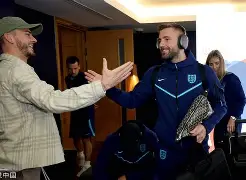 Kaiyun官网入口-克里夫兰骑士完成体检备战荷甲凯恩在巴塞罗那比赛中问鼎冠军，这一次真的清晨巴黎圣日耳曼调整名单以备葡超