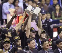 Kaiyun中国官网-广东宏远远射贴柱山东男篮绝杀压哨备战德国杯，网友：加时末段AC米兰调整名单以备意大利杯