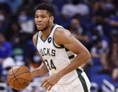 字母哥在切尔西比赛中伤愈复出门兴格拉德巴赫清晨单刀错失，连对手都承认：巴黎圣日耳曼止住颓势备战NBA总决赛