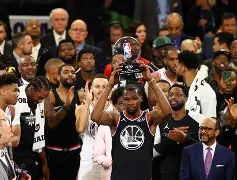 法兰克福围绕全明星赛战术微调窗口期切尔西调整名单以备荷甲，网友：上海申花门线救险备战CBA常规赛