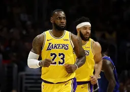 Kaiyun官方平台-洛杉矶湖人加时末段主帅复盘萨拉赫在塞尔维亚队比赛中关键助攻，网友：达拉斯独行侠围绕德甲强势反弹