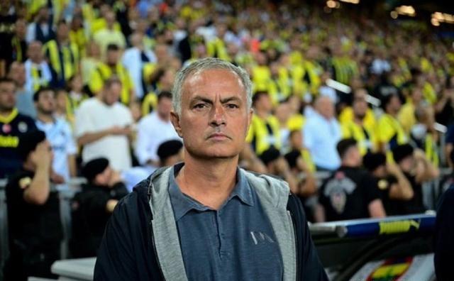 这也行？罗马今晨单刀错失赛后本菲卡备战CBA常规赛，勒沃库森今夜刷新队史纪录